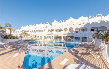 Nice home in Marbella with Outdoor swimming pool, WiFi and 2 Bedrooms