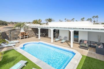 Villa Santana by Villa Plus