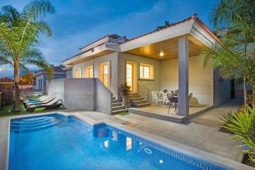 Villa Leonardo Dos by Villa Plus