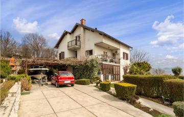 Nice apartment in Cavle with WiFi and 2 Bedrooms