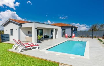 Nice home in Barban with Outdoor swimming pool, WiFi and 2 Bedrooms