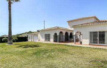 Amazing Home In Las Lagunas De Mijas With 6 Bedrooms, Outdoor Swimming Pool And Swimming Pool