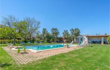 Awesome home in Montalto di Castro with Outdoor swimming pool, WiFi and 7 Bedrooms