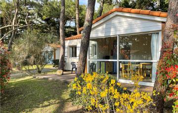 Amazing home in LAiguillon-la-Presqu