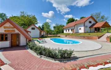 Beautiful home in Rivalno with 7 Bedrooms, Sauna and Outdoor swimming pool