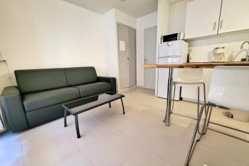 Cosy 20m With Balcony Near The Beaches
