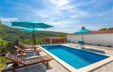 Beautiful home in Bakarac with Sauna, WiFi and 3 Bedrooms