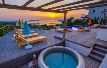 Beautiful home in Lukovo with 4 Bedrooms, WiFi and Outdoor swimming pool