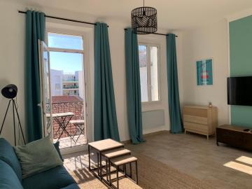 Cosy 55 m2 avec Balcon proche Centre Historique et Plage