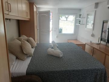 Habitación amoblada, baño privado