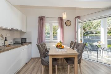 Apartment Matea - Happy Rentals