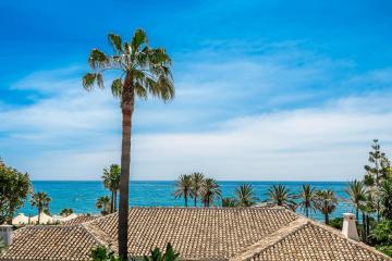 Suite with sea views within Hotel Puente Romano Marbella