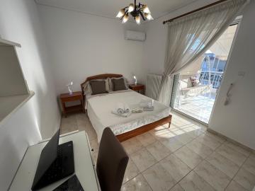 Dina's Top-floor Apartment