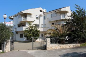 Apartmani Amado/Lozic