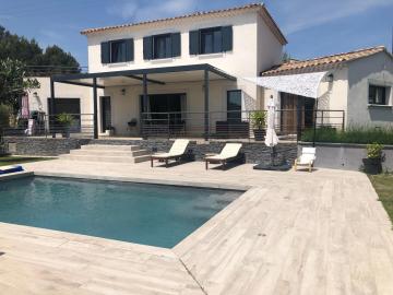 Villa moderne avec piscine