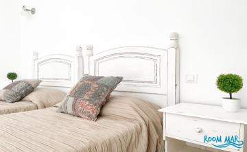 Room Mar wifi free , private bathroom and terrace