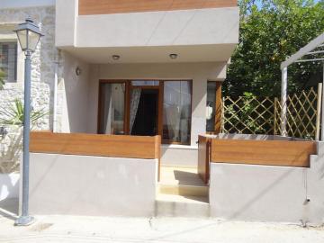 Square apartment