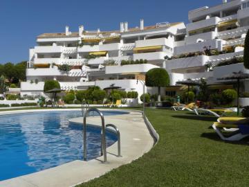 Increíble ático duplex de tres dormitorios Nueva Andalucía/ Puerto Banus/ Marbella