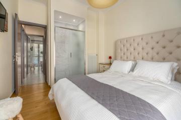 Athenian elegant apt near Acropolis
