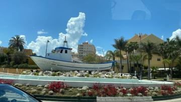 Central 2-Bed Apartment in Estepona Port