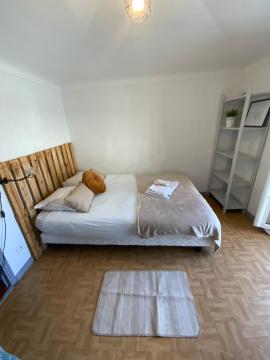 Appartement typique Niçois en plein centre ville