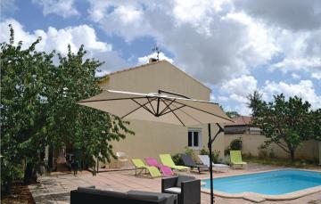 Amazing Home In Bassan With 4 Bedrooms, Wifi And Private Swimming Pool