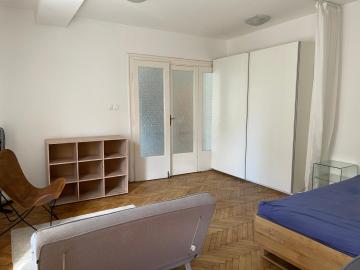 Bright flat Pozsonyi Avenue, trendy hub of city