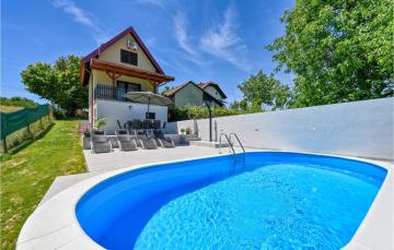 Awesome home in Seketin with Outdoor swimming pool and 2 Bedrooms