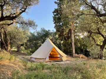 Tent by the sea, private toilet and kitchenette