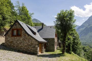 Authentique grange rénovée sur les hauteurs de Loudenvielle