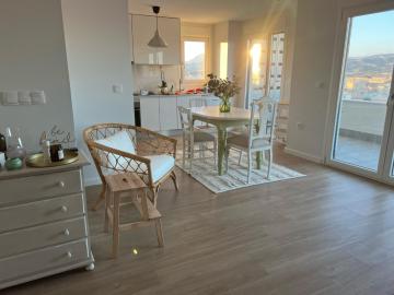 NUEVO, moderno y cómodo piso a 600 mts del mar