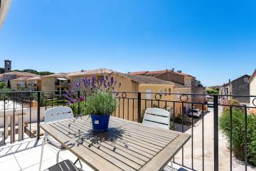 Outstanding AC 2 bedroom with terrace close to beaches - Dodo et Tartine