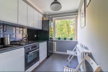 Pokój dwuosobowy w mieszkaniu 3 pokojowym nad morzem , żabianka