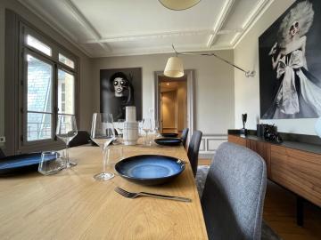 Appartement haut standing 125m2 / Parking privé plein centre-ville avec vue panoramique