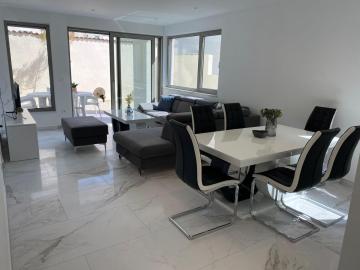 Luxury Two-Bedroom Apartment with Two Private Parking