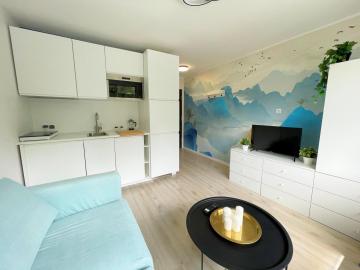 Good Apartments - Batorego 18 - Blue - studio 100 metrów od stacji metra, za budynkiem wejście do pięknego parku - Pola Mokotowskie