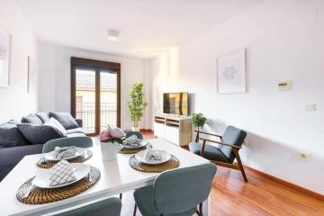 Newly renovated apartment with terrace in the center