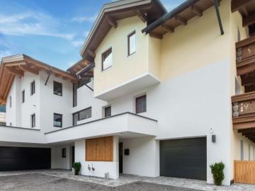 Apartment in Umhausen with garden and barbecue