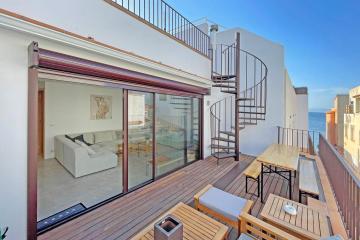 Luxe 8P dorpshuis centrum l'Escala 50m van strand