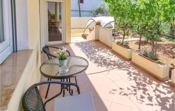 Nice apartment in Zadar with WiFi