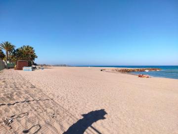 Apartamento naturista con piscina en urbanización naturista en primera línea del mar y de la playa naturista de Vera