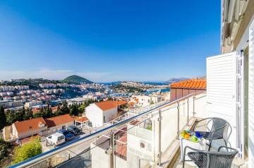Niko's Sea View Apartment