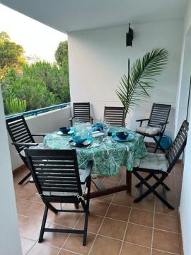 Apartamento con terraza, garaje y piscina a 350m playa