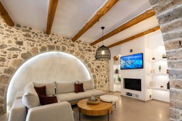Petrino Two-Bedroom House in Mirthios