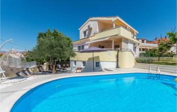 Four-Bedroom Holiday Home in Zadar