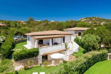 Lovely Villa w/Beach Access │Private Garden │BBQ