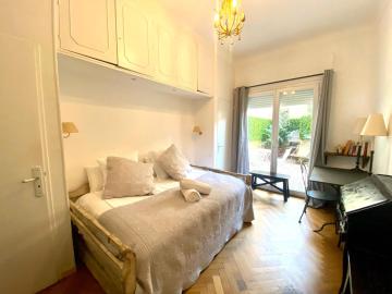 Sea Front Flat Promenade des Anglais with Garden