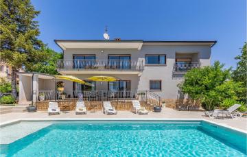 Amazing home in Medulin with 5 Bedrooms, WiFi and Outdoor swimming pool