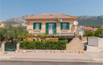 Awesome apartment in Kastel Sucurac with WiFi and 4 Bedrooms