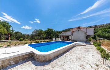 Awesome apartment in Marina with Outdoor swimming pool, WiFi and 2 Bedrooms